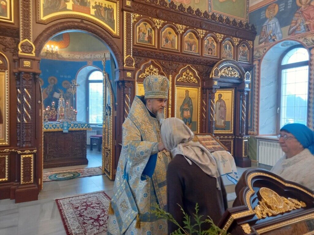 Епископ Силуан возглавил торжества по случаю престольного праздника в храме иконы Божией Матери «Знамение» в Щеколдино.