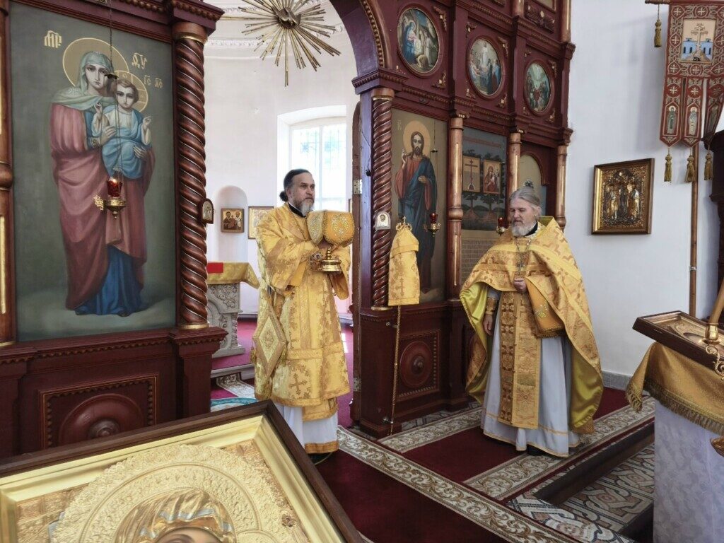 Архиерейское Богослужение в день памяти великомученика Феодора Стратилата. ПОДРОБНЕЕ…