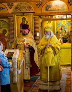 В 25-летний юбилей служения протоирея о Андрея Владыка Адриан совершил Божественную литургию в Иово-Тихонском храме