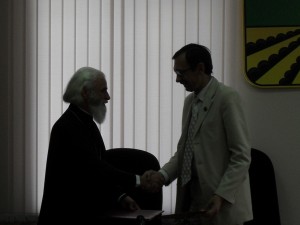 Между Ржевской епархией и Администрацией Оленинского района  подписано соглашение о взаимодействии.