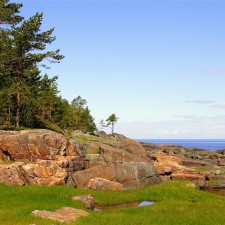 Крест посередь моря студеного