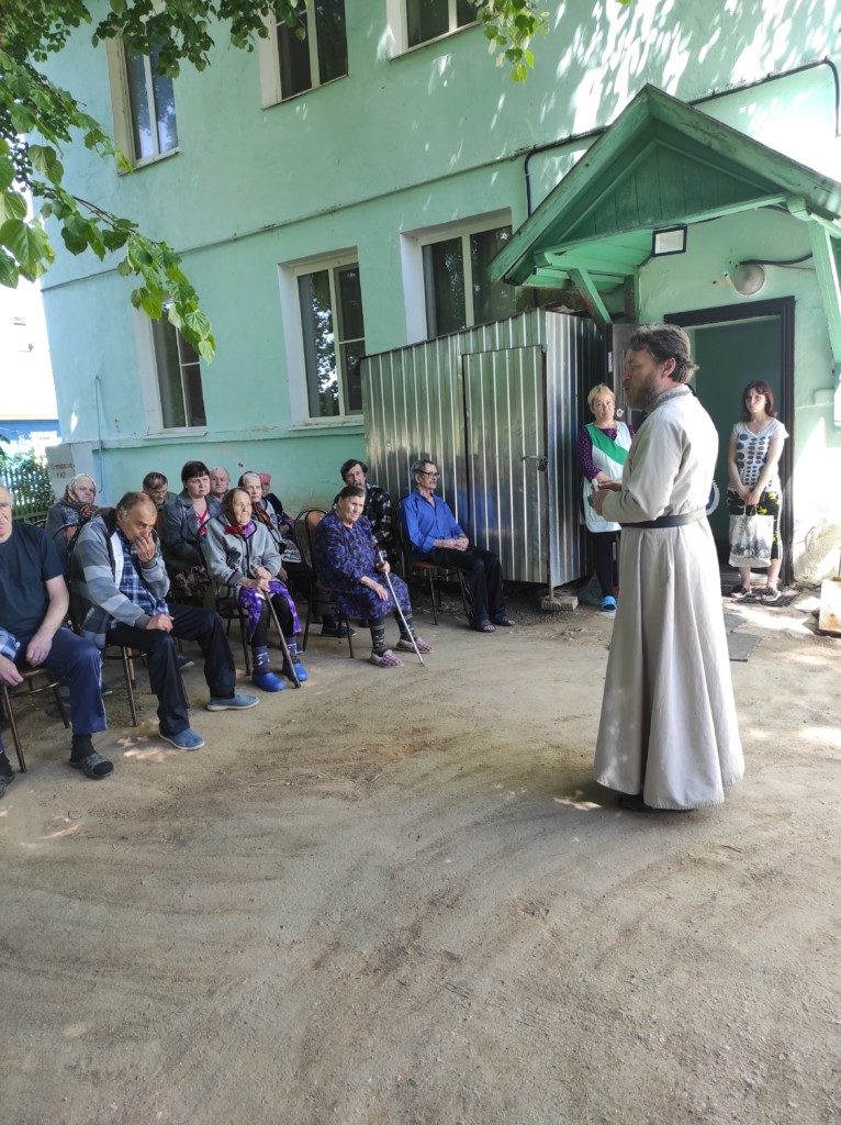 В гости к насельникам «Кавельщинского дома-интерната для престарелых и инвалидов»