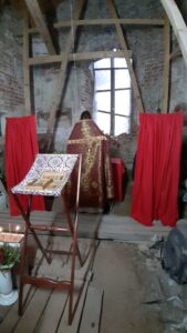 В храме Спаса Нерукотворного у д. Орехово совершили Божественную Литургию