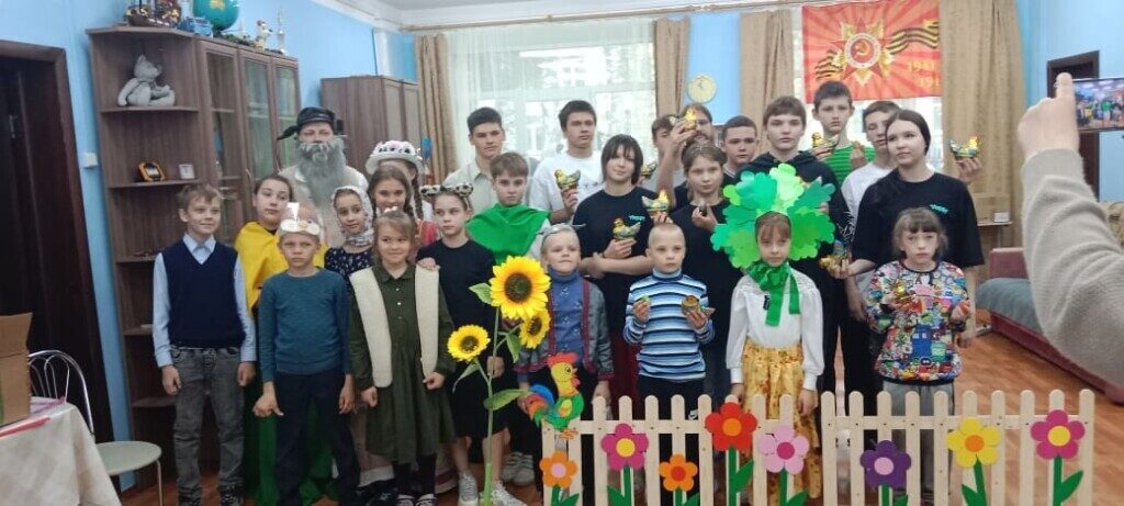 Учащиеся воскресной школы при Вознесенском соборе показали спектакль в детском Реабилитационном центре в д.Ильченко Ржевского МО
