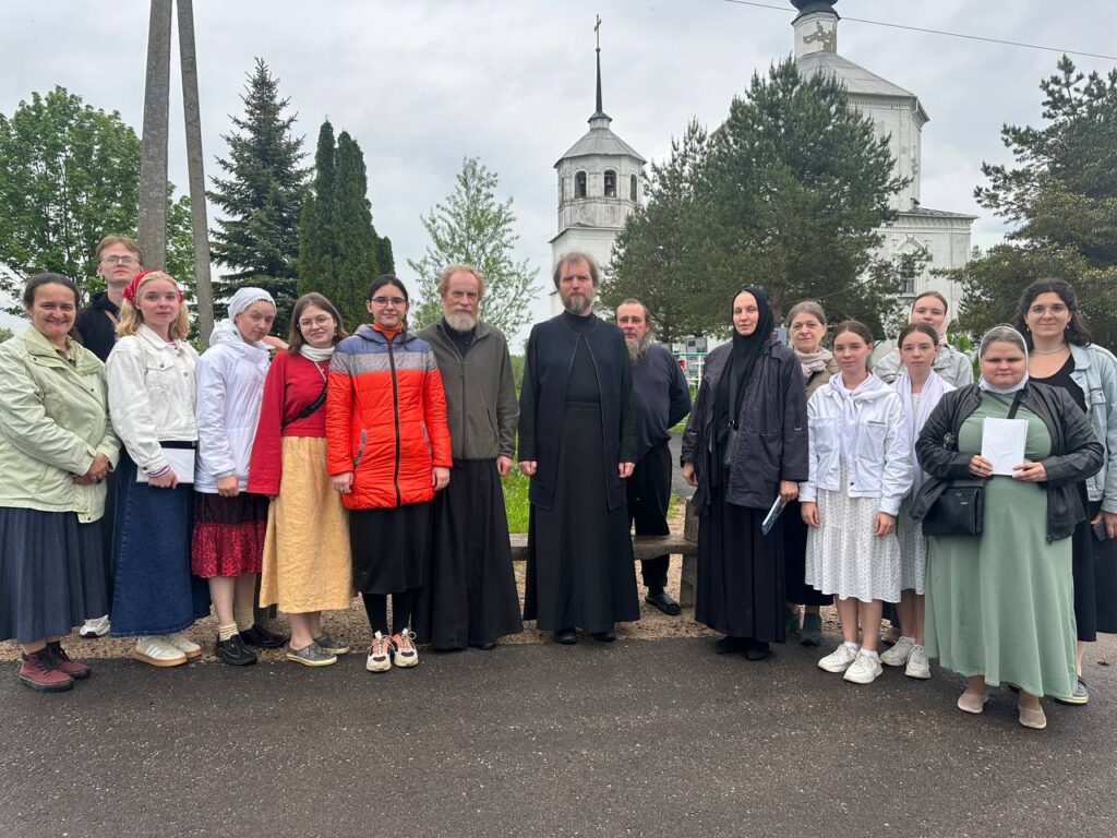 Делегация Православного Свято-Тихоновского университета посетила родину Патриарха Тихона.