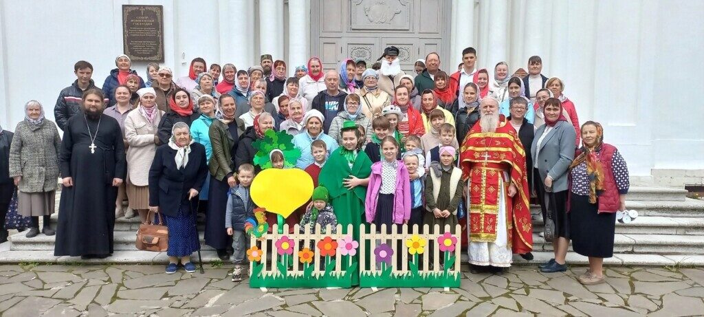 В праздник святых жен-мироносиц в Вознесенском соборе г. Ржева