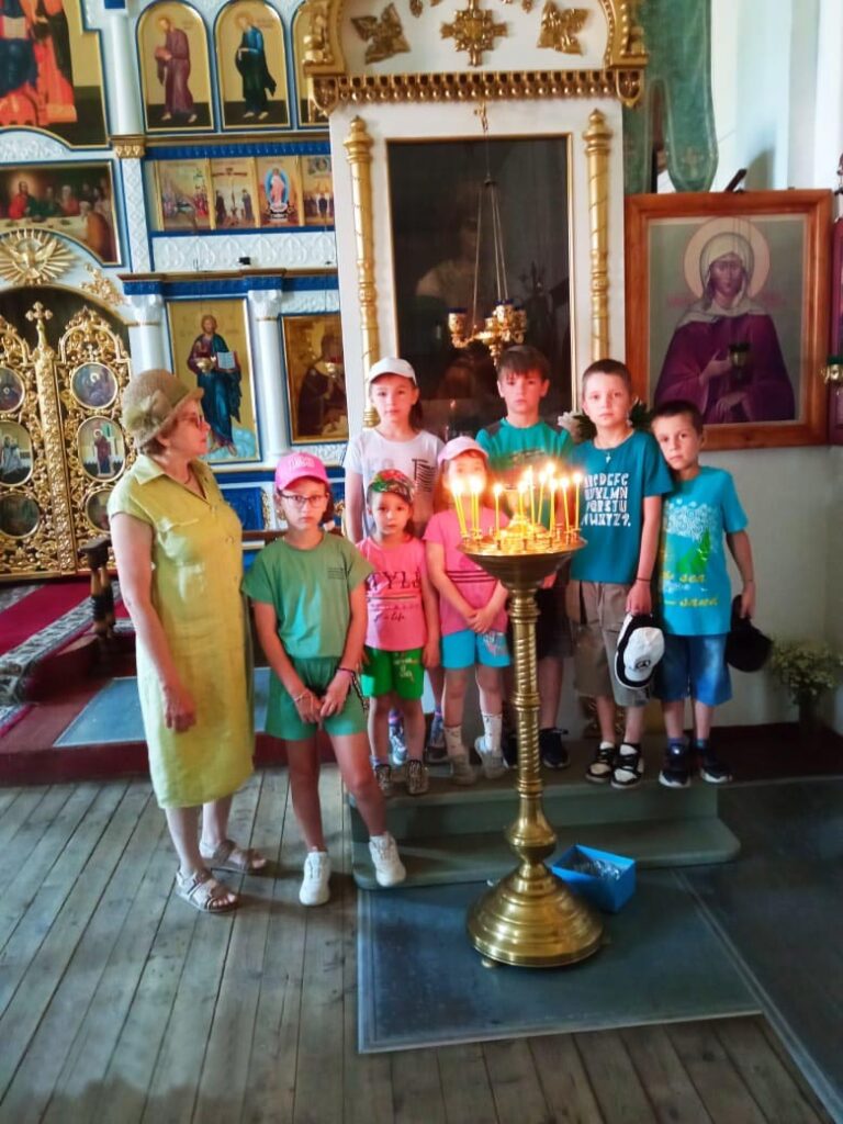 Дети в храме: теплый свет веры и добрые традиции