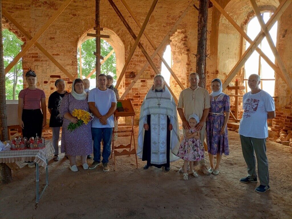 Радость в стенах храма: совершилось Таинство Венчания