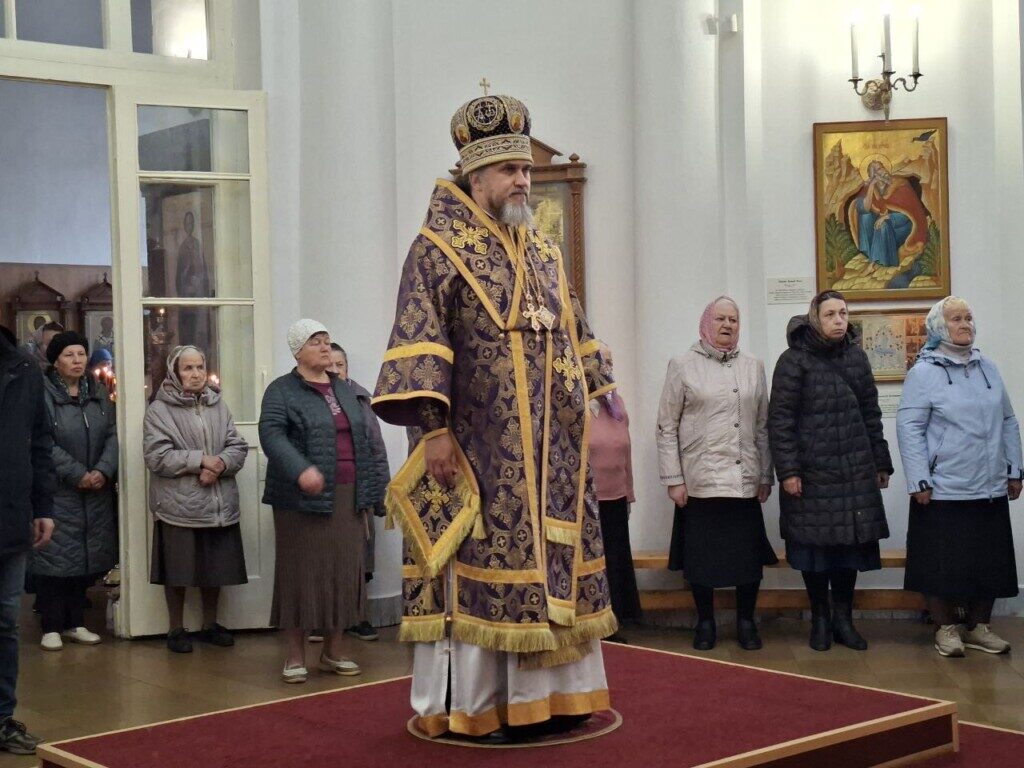 Архиерейское богослужение в праздник Воздвижения Креста Господня