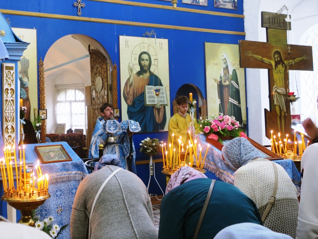 Рождество Твое, Богородица Дева, радость возвестило всей вселенной…