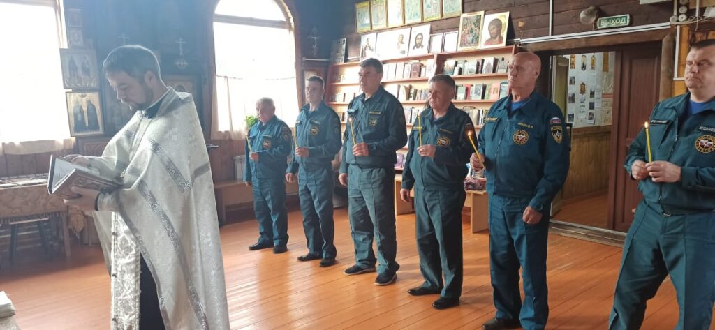 В ХРАМ ЗА ПОМОЩЬЮ БОЖИЕЙ