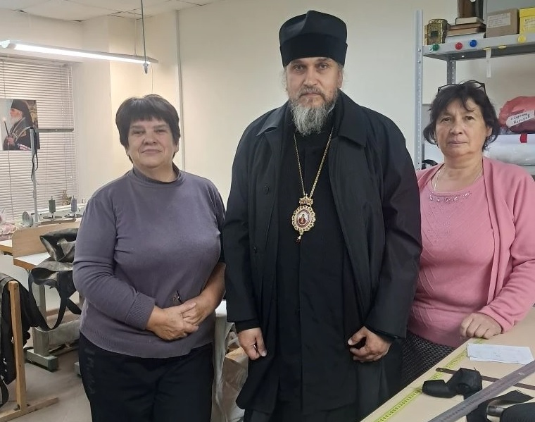 Епископ Ржевский и Торопецкий Силуан посетил швейную мастерскую при епархиальном управлении.