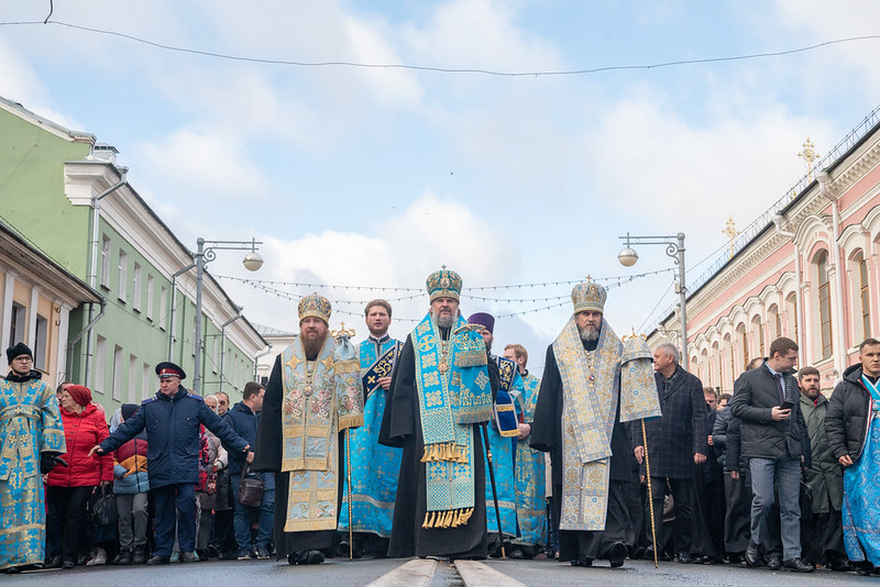 В День народного единства епископ Ржевский и Торопецкий Силуан принял участие в общегородском крестном ходе в Твери.