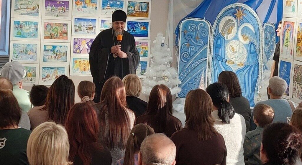 В Ржевском Выставочном зале состоялось торжественное закрытие выставки детского творчества «Свет Рождественской звезды».