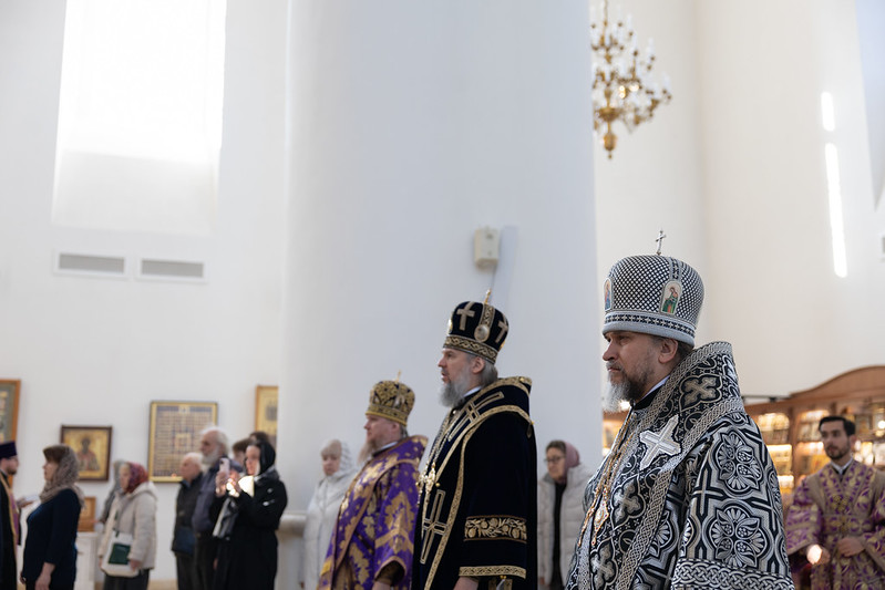 Епископ Ржевский и Торопецкий Силуан сослужил митрополиту Тверскому и Кашинскому Амвросию и архиепископу Бежецкому и Удомельскому Каллистрату в Спасо-Преображенском кафедральном соборе города Твери.