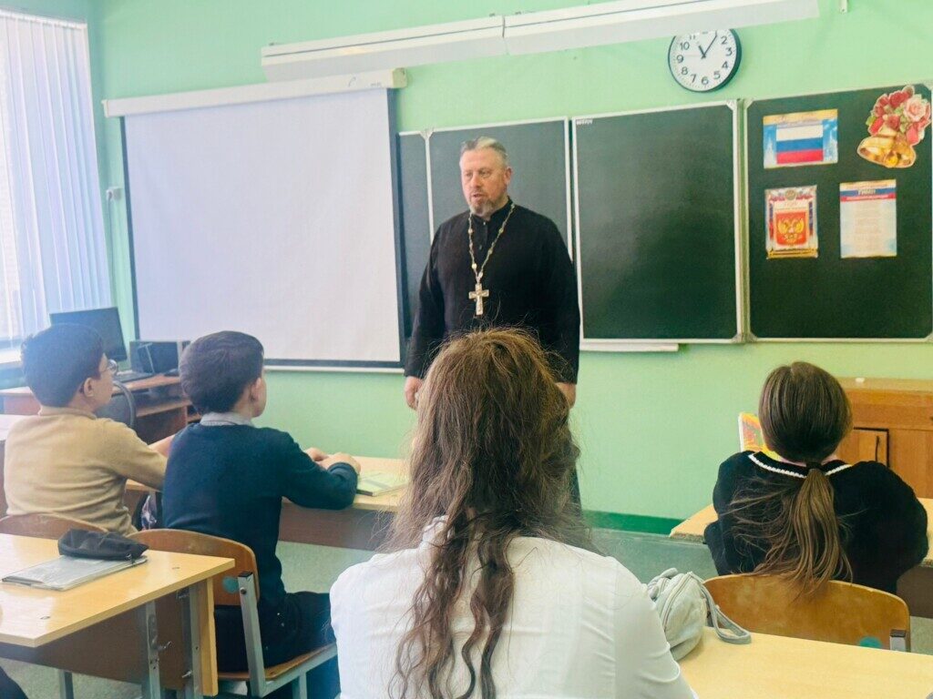 «Дорога к добру: говорим о воспитании с батюшкой».