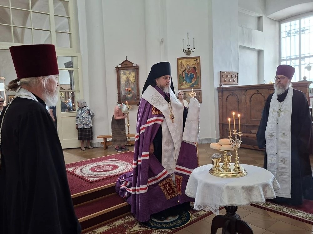 Епископ Силуан совершил всенощное бдение накануне празднования Вознесения Господня. ПОДРОБНЕЕ…