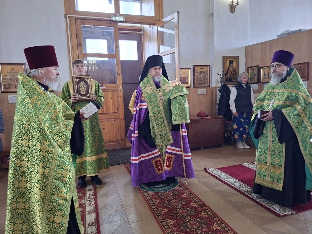 Епископ Силуан совершил Всенощное бдение накануне Пятидесятницы. ПОДРОБНЕЕ…