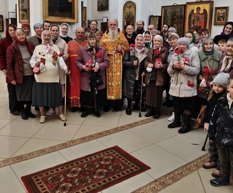 В Вознесенском соборе г.Ржева поздравили бабушек — детей войны — с Днём Победы. ПОДРОБНЕЕ…