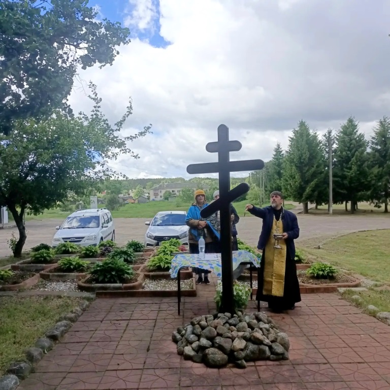 Освящение Поклонного Креста в деревне Талица. ПОДРОБНЕЕ…