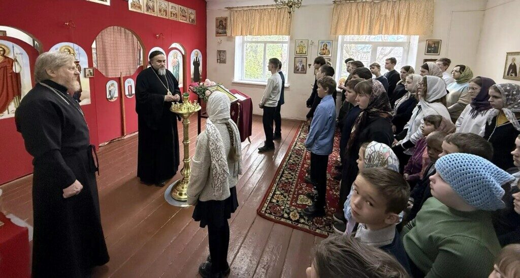 Епископ Силуан посетил Торопецкую гимназию имени Патриарха Тихона. ПОДРОБНЕЕ…