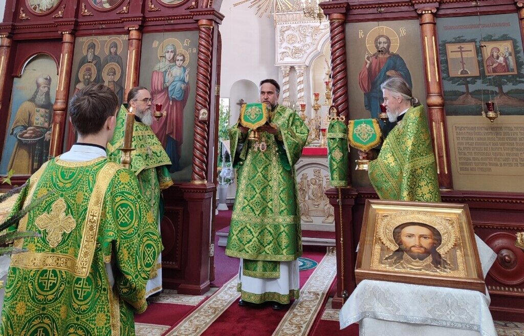 Архиерейское богослужение в день Святого Духа